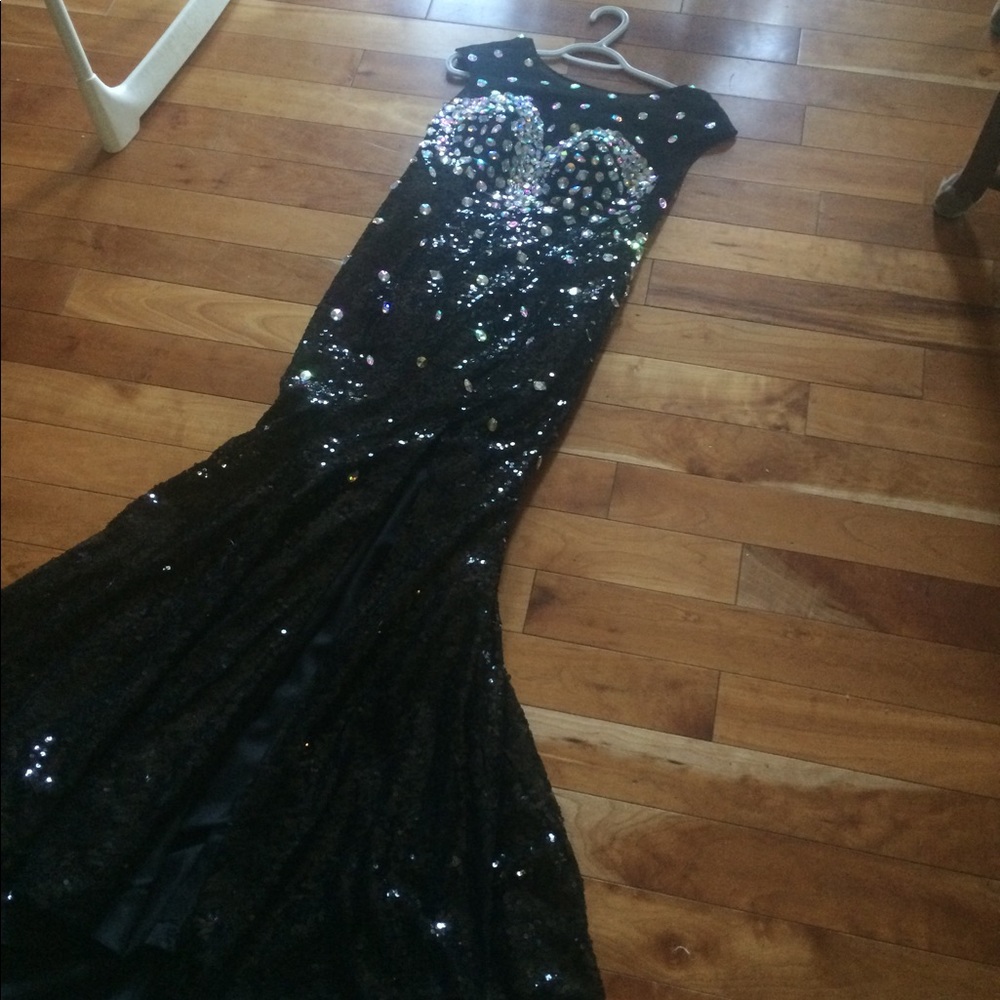 Grad dress - Picture 2 of 4